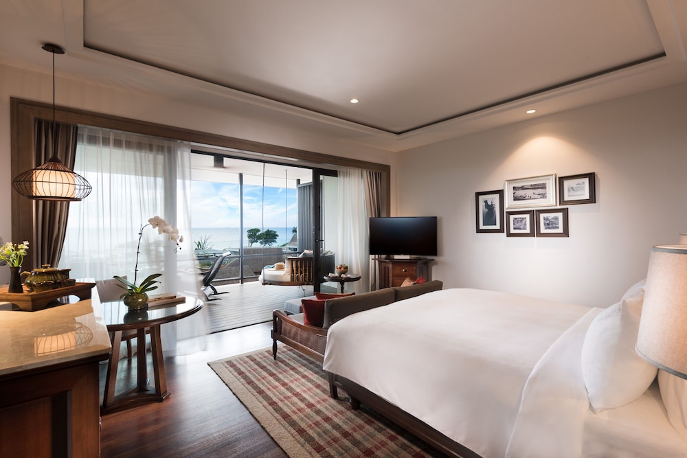 Executive Sunrise Sea Facing Balcony Room
