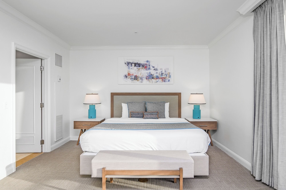 Penthouse, Multiple Beds - Photo 13