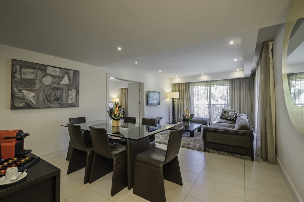 Executive Suite - Photo 4