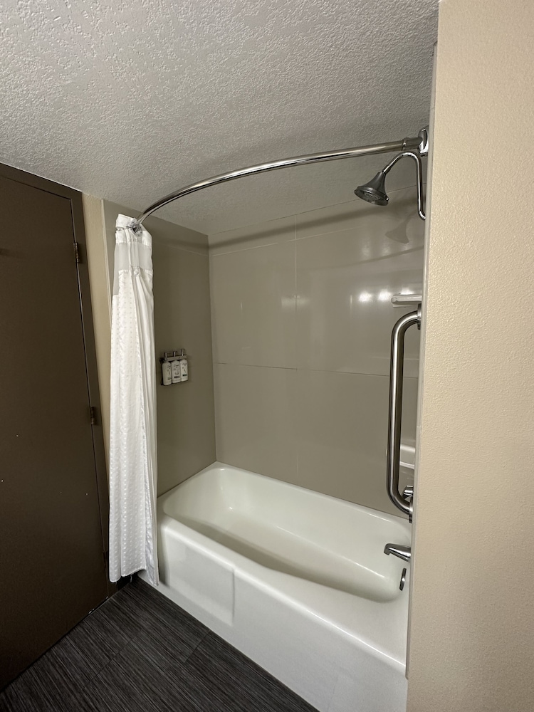 Standard Room, 1 King Bed, Accessible (Communications) - Photo 5
