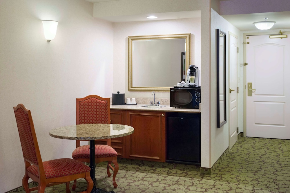 Suite, 2 Queen Beds, Accessible (Hearing) - Photo 2