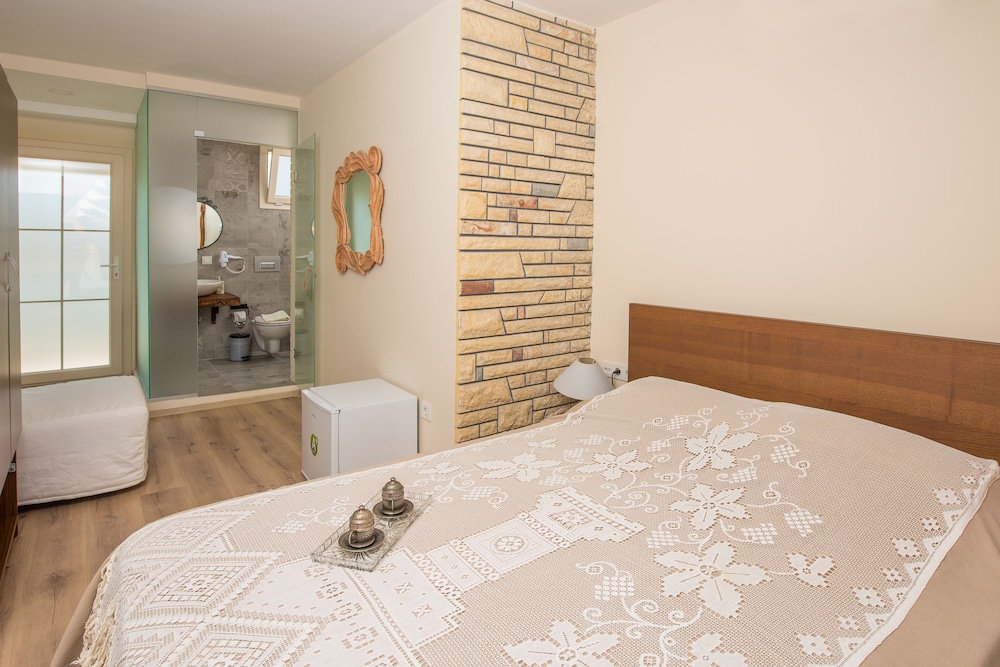 Standard Room, 1 Double Bed, Balcony, Sea Facing (10) - Photo 1