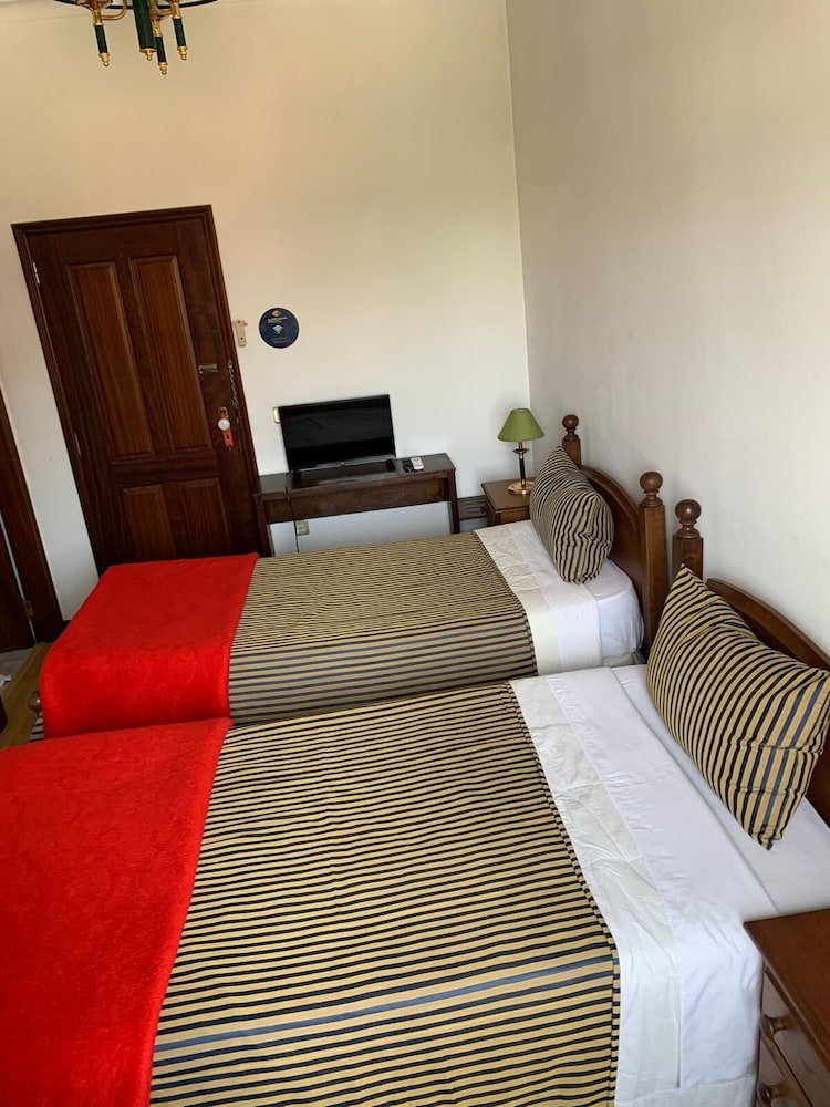 Basic Twin Room (Suite 13) photo 3