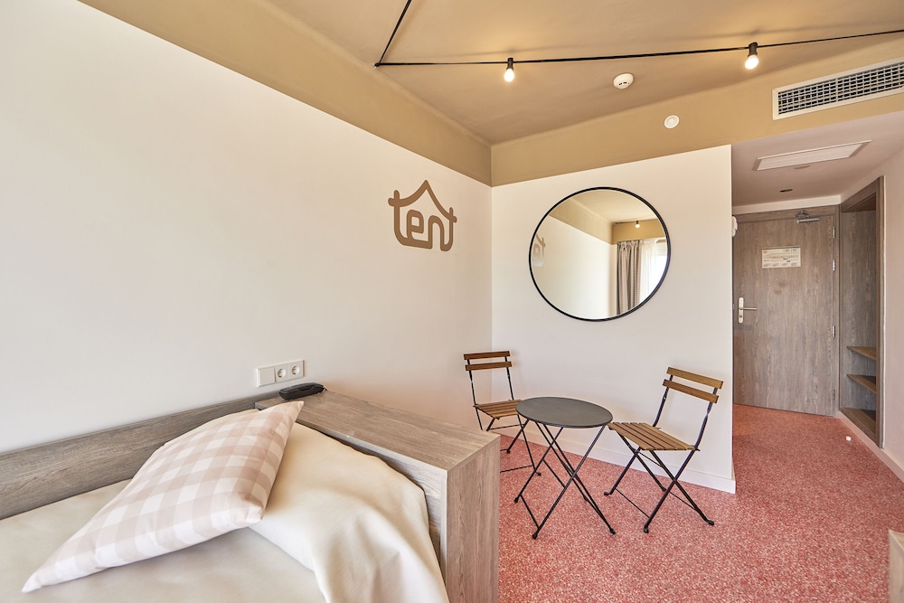 Standard Single Room, Balcony (Bed & Unlimited Brunch)