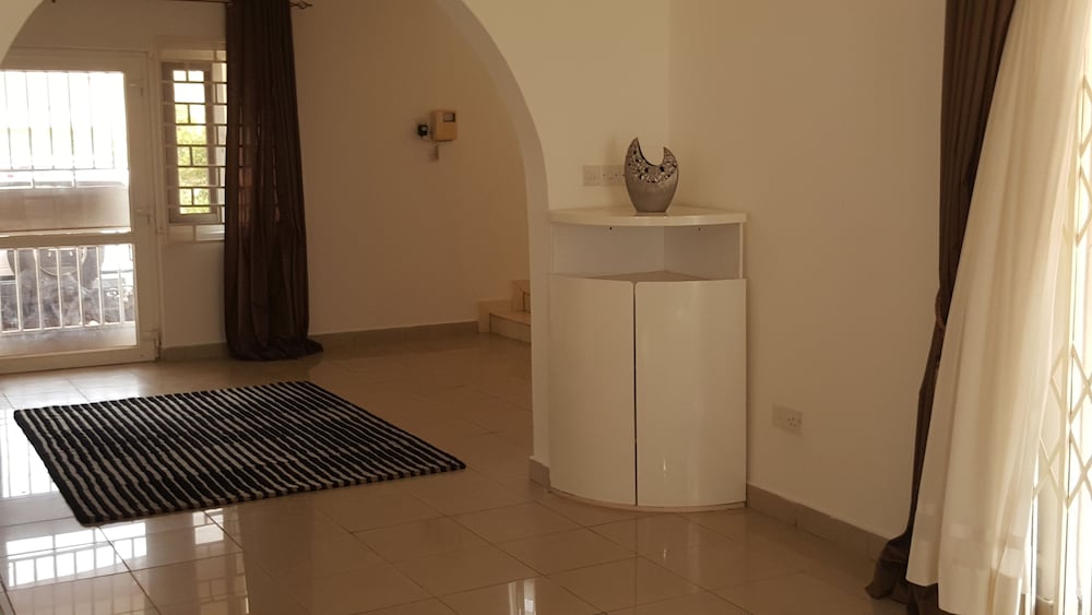 Villa photo 3