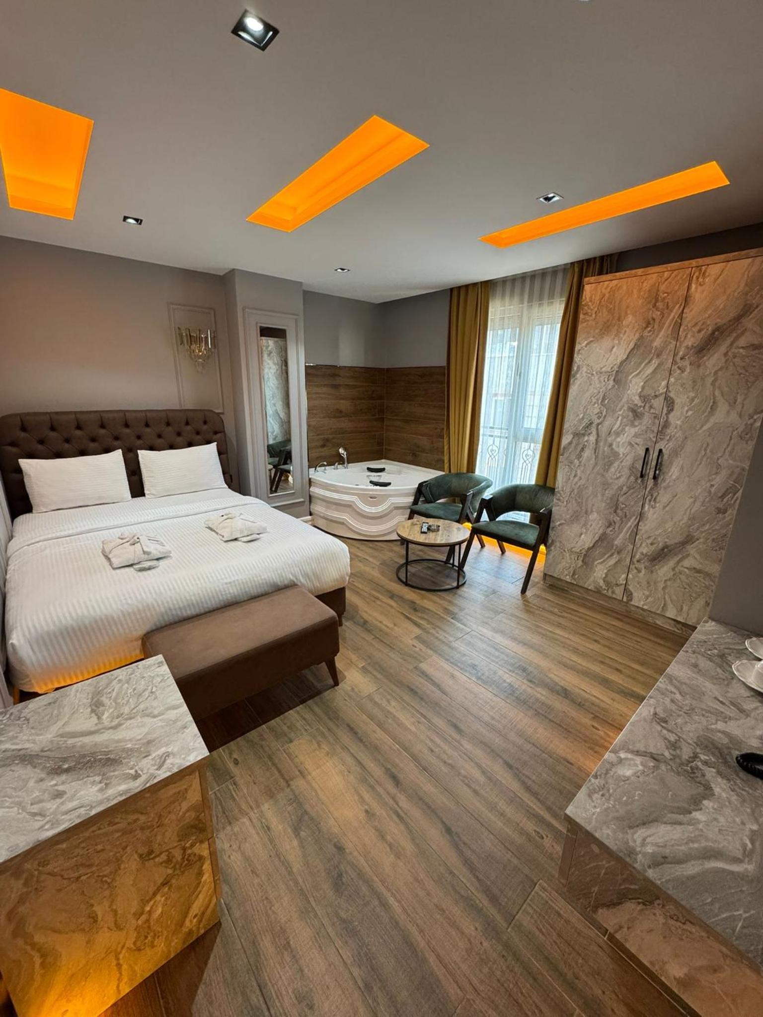 Superior King Room photo 1