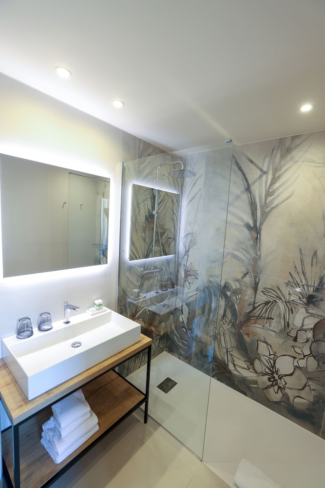 Comfort Room photo 2