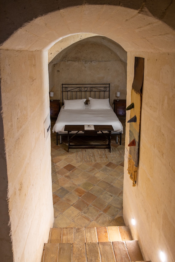 Mini Cave Suite - Photo 2
