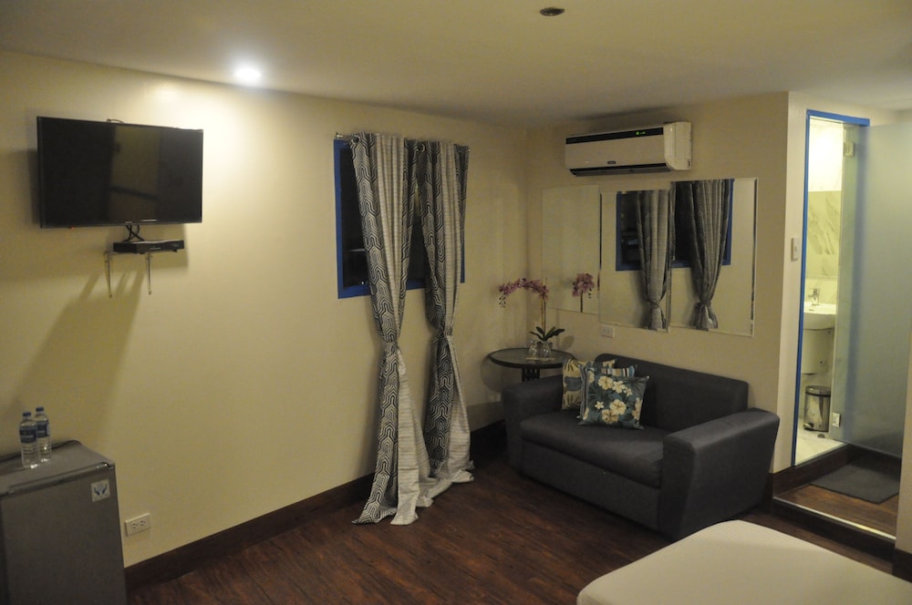 Suite - Photo 4