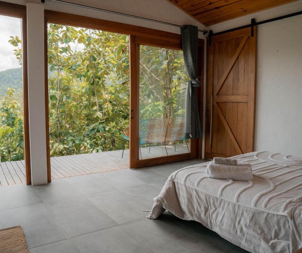 Deluxe Suite, 1 Bedroom, Jetted Tub, Mountain View photo 1