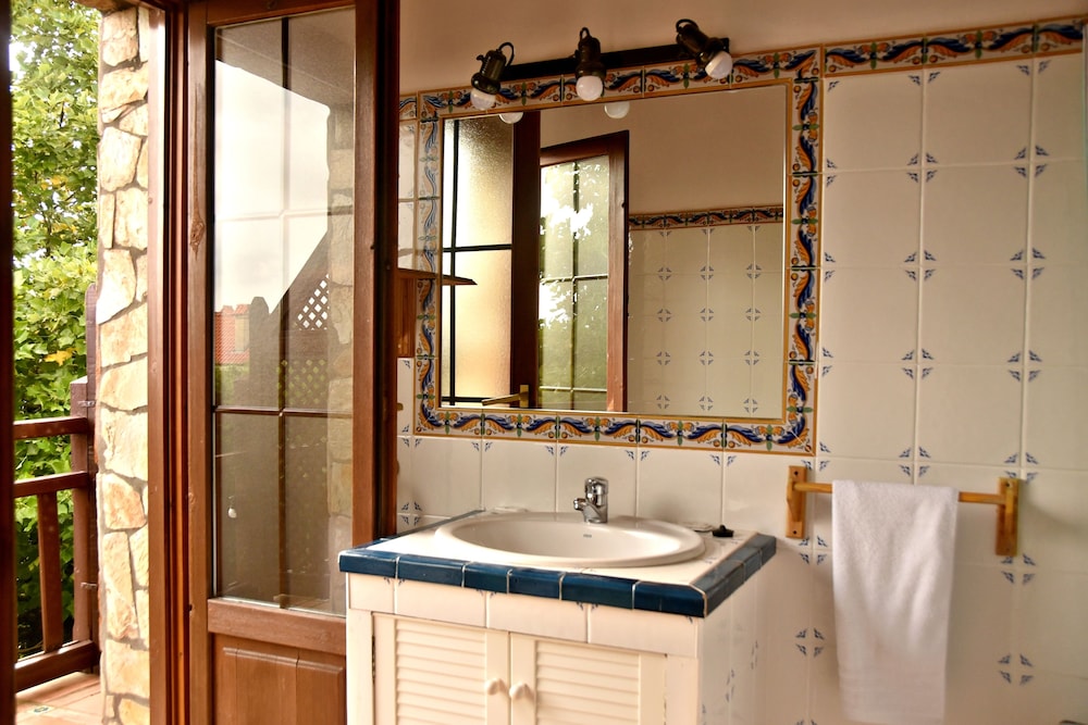 Standard Double Or Twin Room photo 3