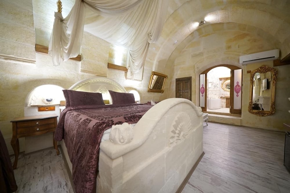 King Suite photo 2
