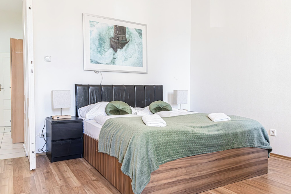 Basic Apartment