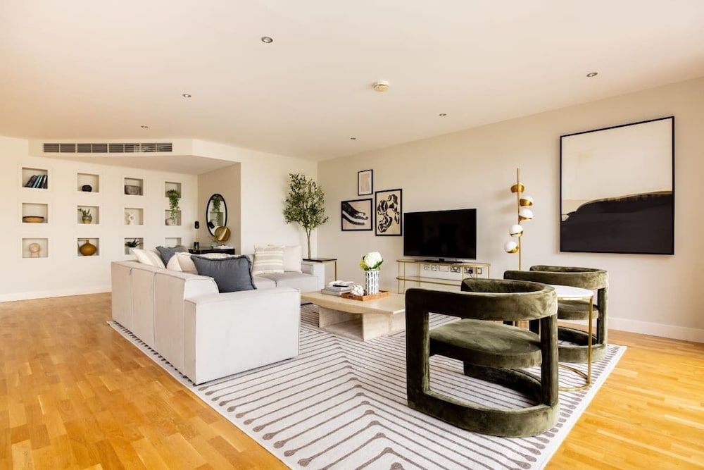 Apartment (3 Bedrooms)