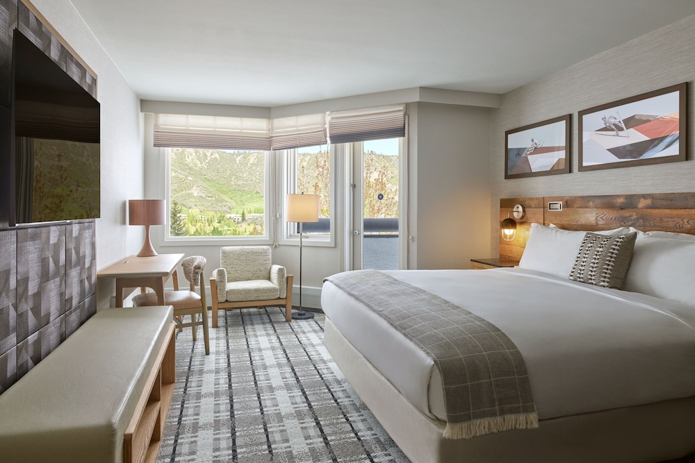 Room, 1 King Bed, Valley View - Photo 1