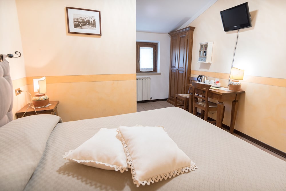 Classic Room, Hill View photo 1