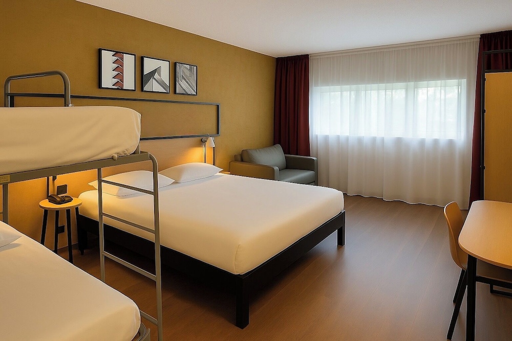 Family Room, Multiple Beds - Photo 1