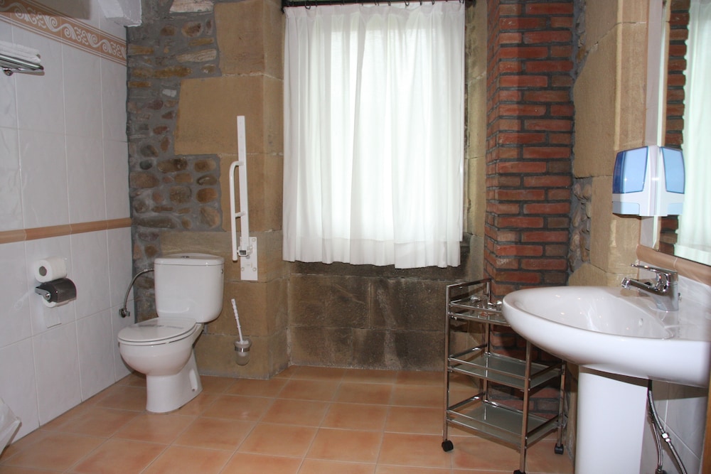 Double Room - Photo 6