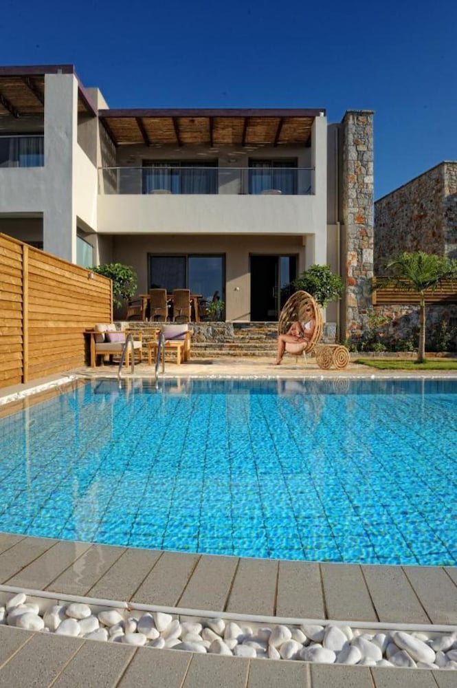 Two Bedrooms Villa with Private Pool and Sea View - Photo 10