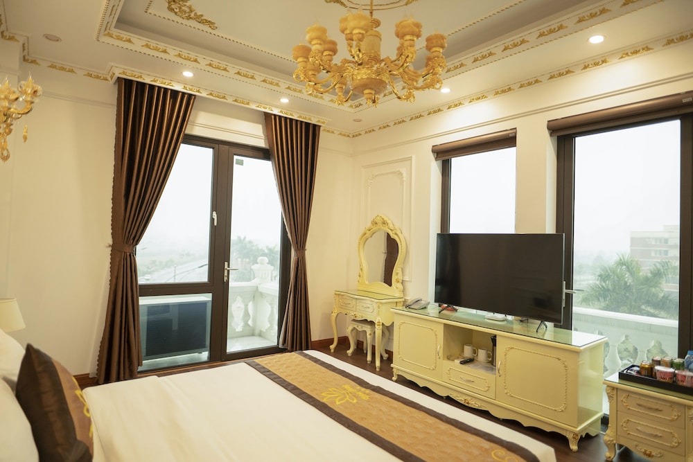Deluxe Double with Balcony - Photo 10