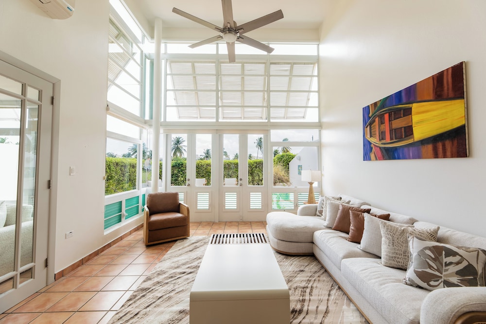 Luxury Villa, Golf View