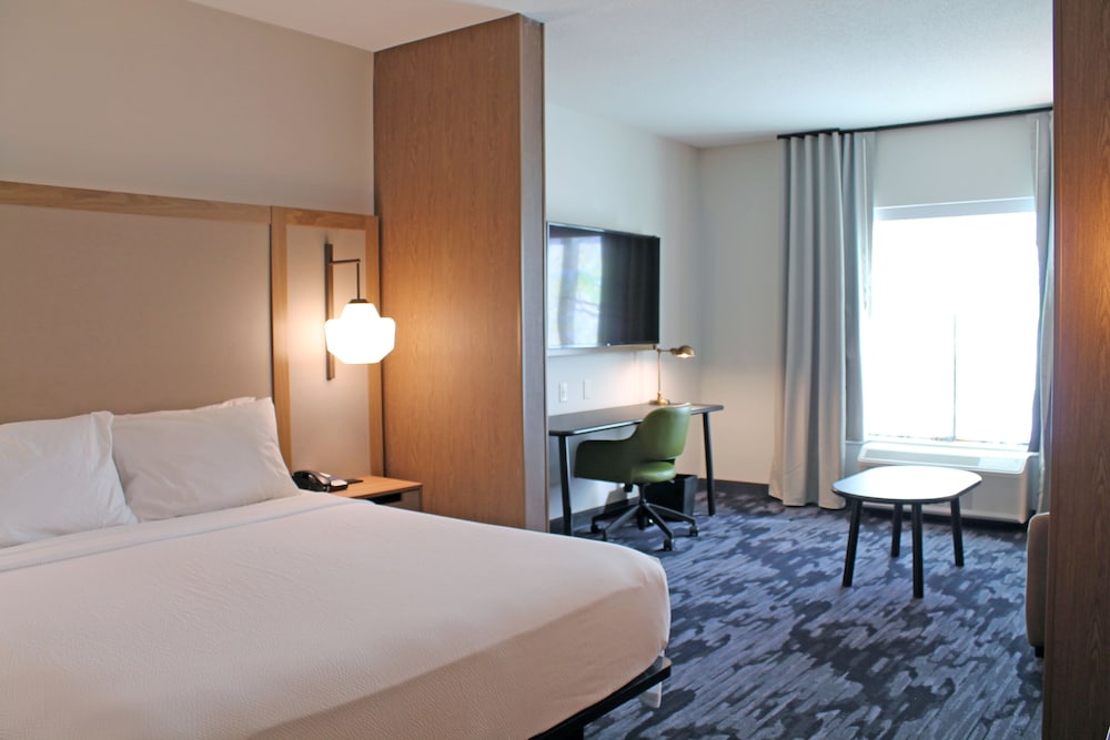 Suite, 1 King Bed with Sofa bed (Hearing Accessible) - Photo 1