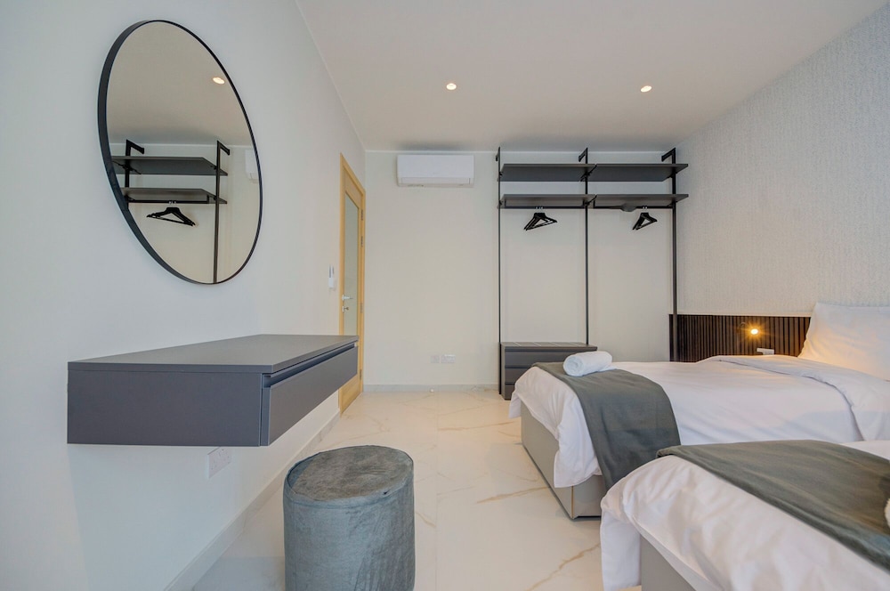 Comfort Suite photo 3