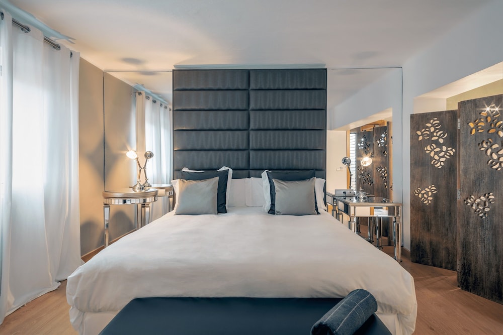 Exclusive Double Room, 1 King Bed, Terrace, City View
