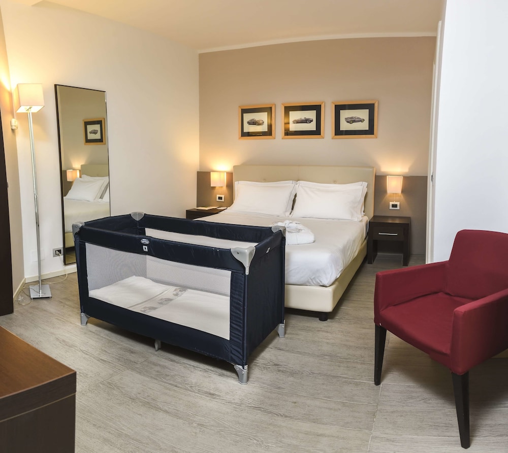 Suite, 1 King Bed, Non Smoking, Kitchenette (Living Room;Sofabed is a double bed) photo 2