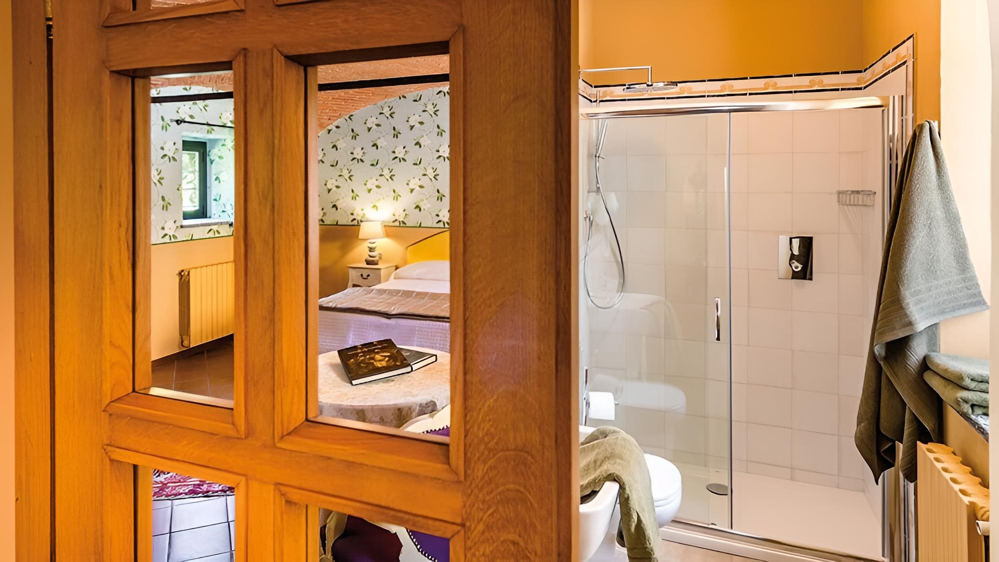 Romantic Double Room, 1 Double Bed, Fireplace, Courtyard Area photo 3