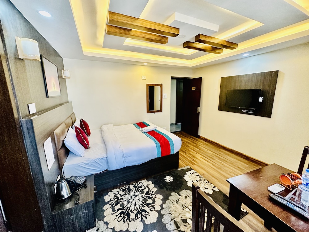Deluxe Double Room - Photo 19