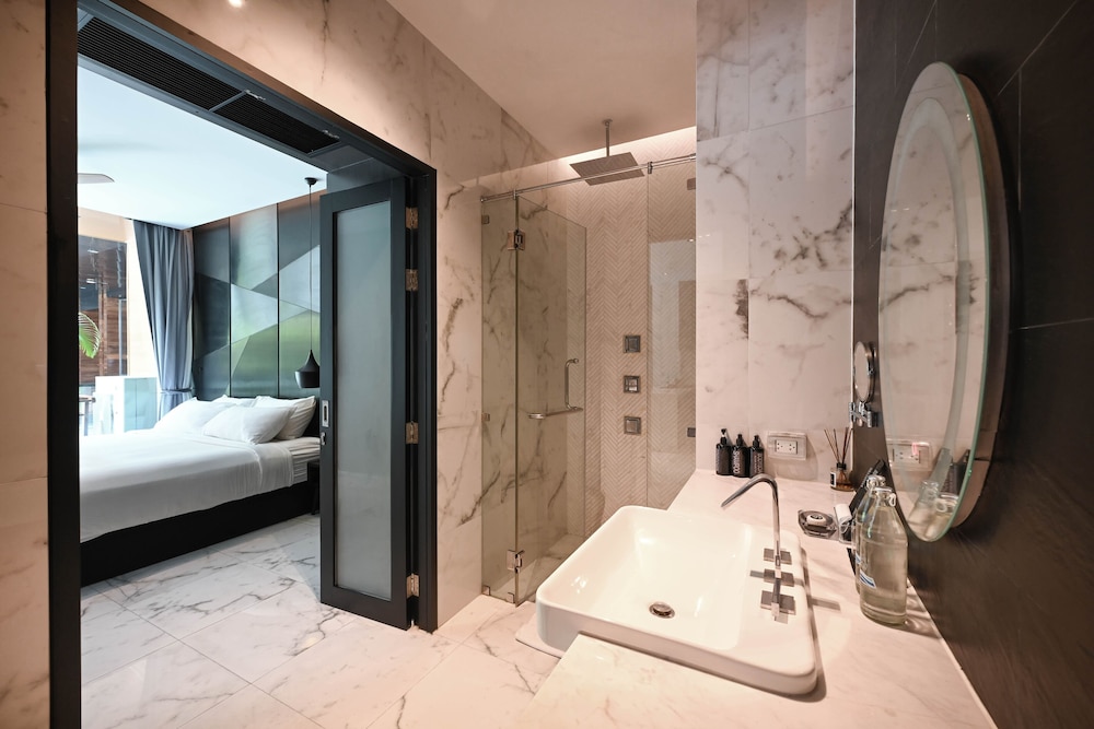 One-Bedroom Suite with Private Pool photo 3
