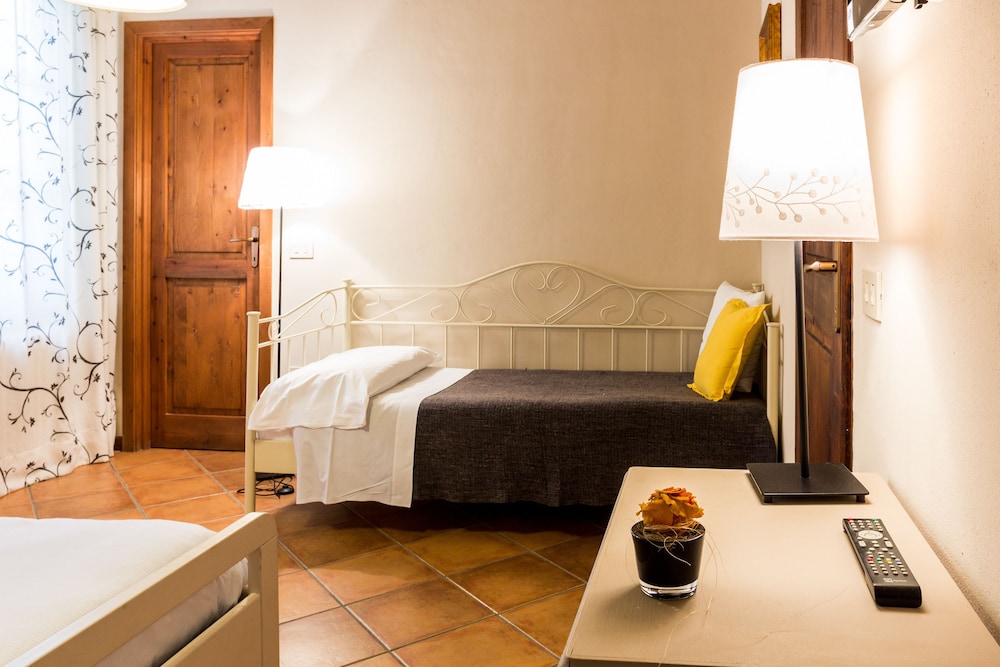Triple Room, Garden View photo 3