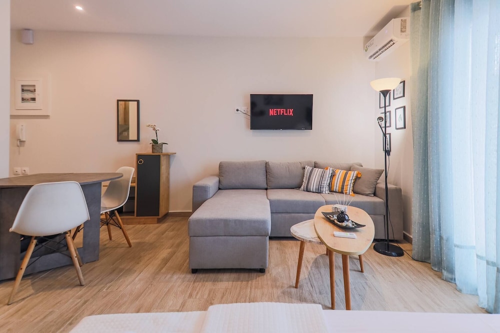 Apartment, Multiple Bedrooms, Accessible, Balcony photo 1