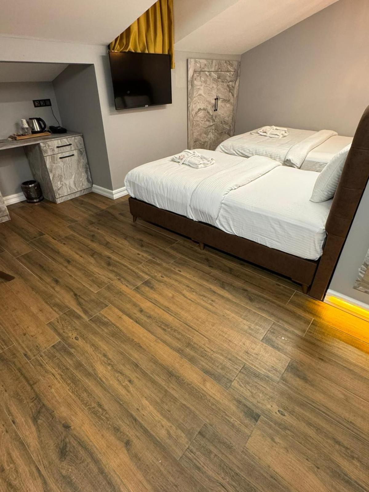 Deluxe Twin Room photo 3