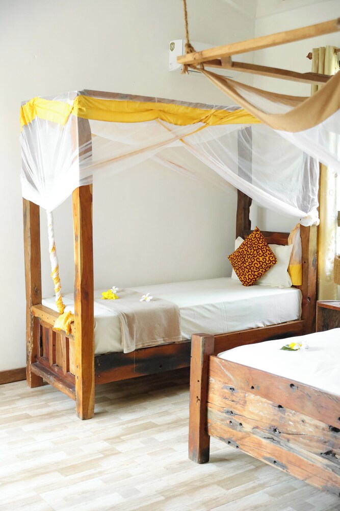 Deluxe Room, Partial Ocean View
