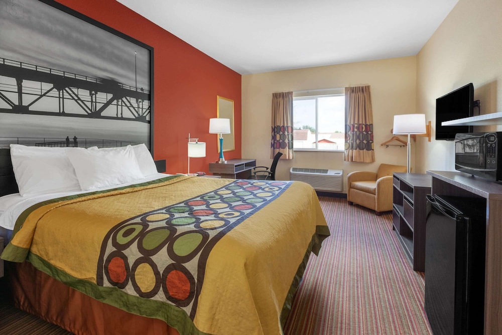 Standard Room, 1 King Bed - Photo 1