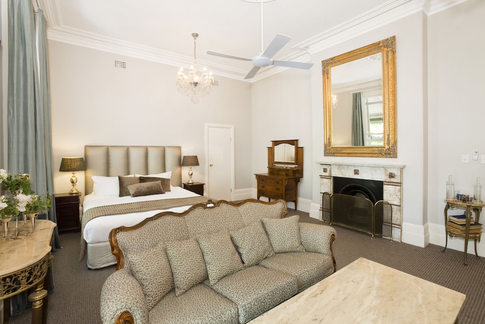 Manor Suite