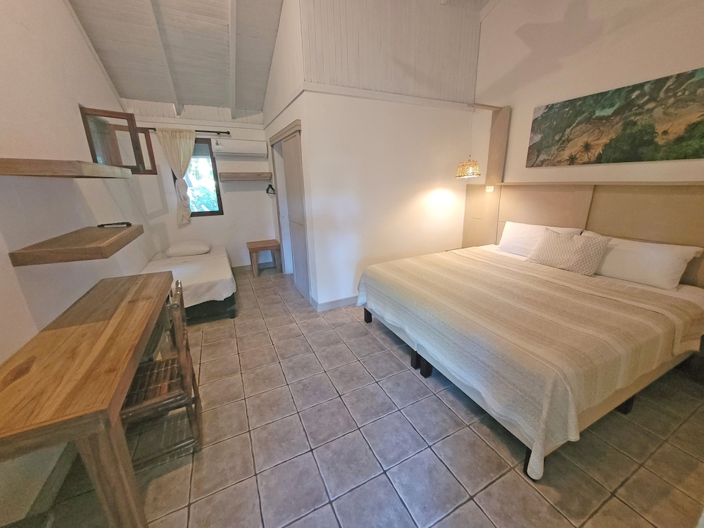 Standard Triple Room, Garden View - Photo 7
