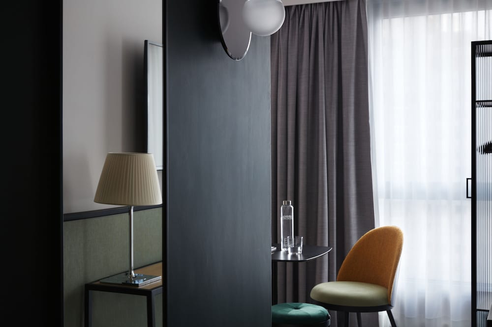 Superior Double Room thumbnail 6