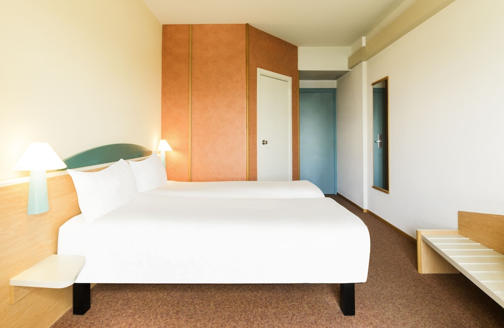 Twin Room, 2 Twin Beds - Photo 2