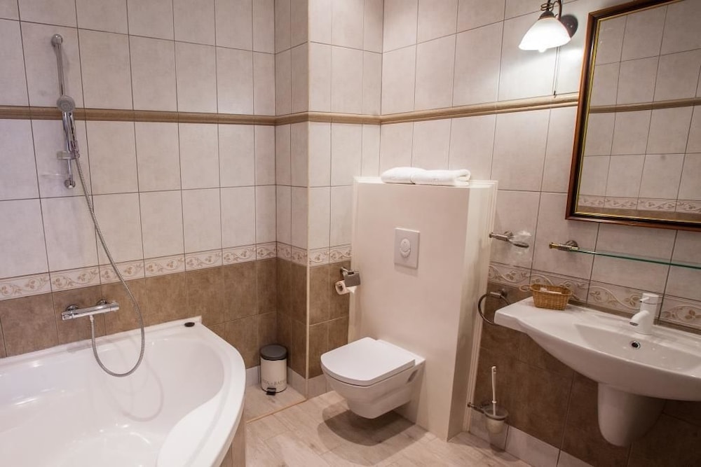 Deluxe Double Room with view - Photo 9