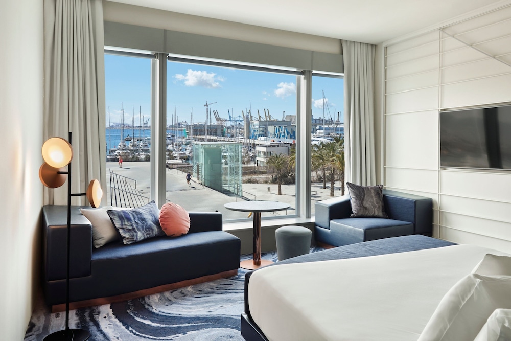 Wonderful Room, Room, 1 King Bed, Marina View thumbnail 5