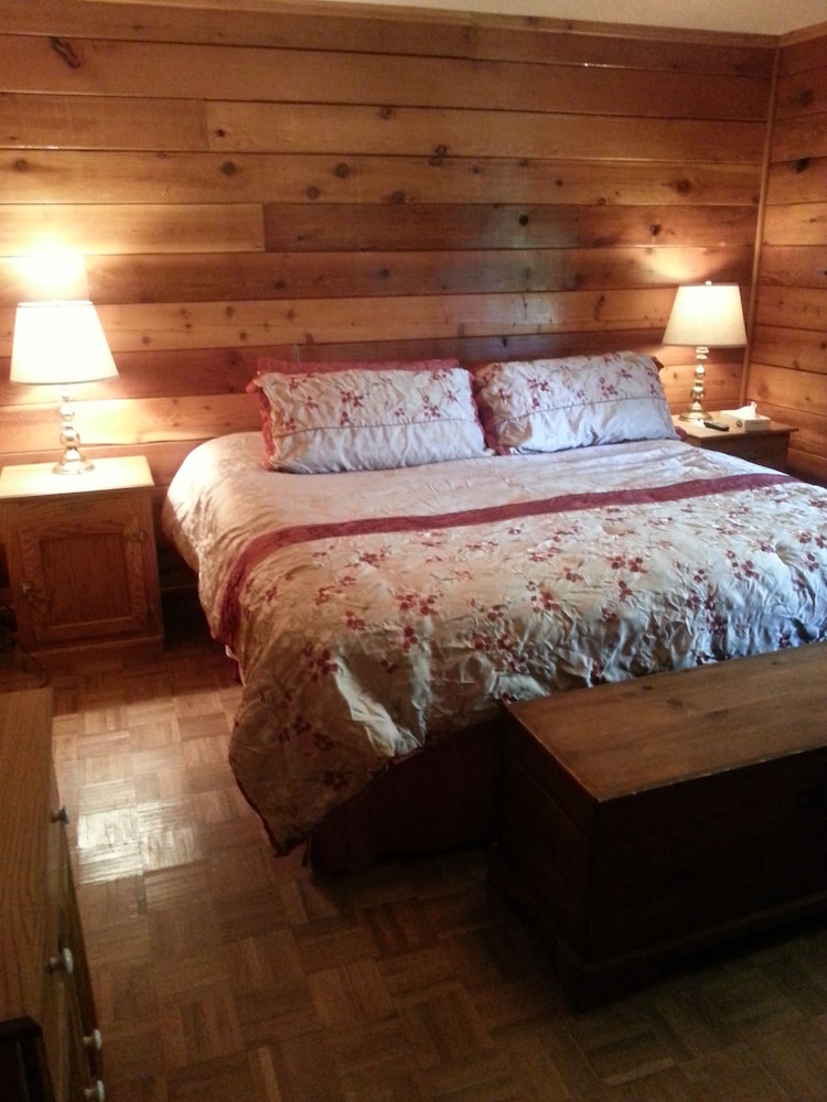 Cabin, 2 Bedrooms photo 1