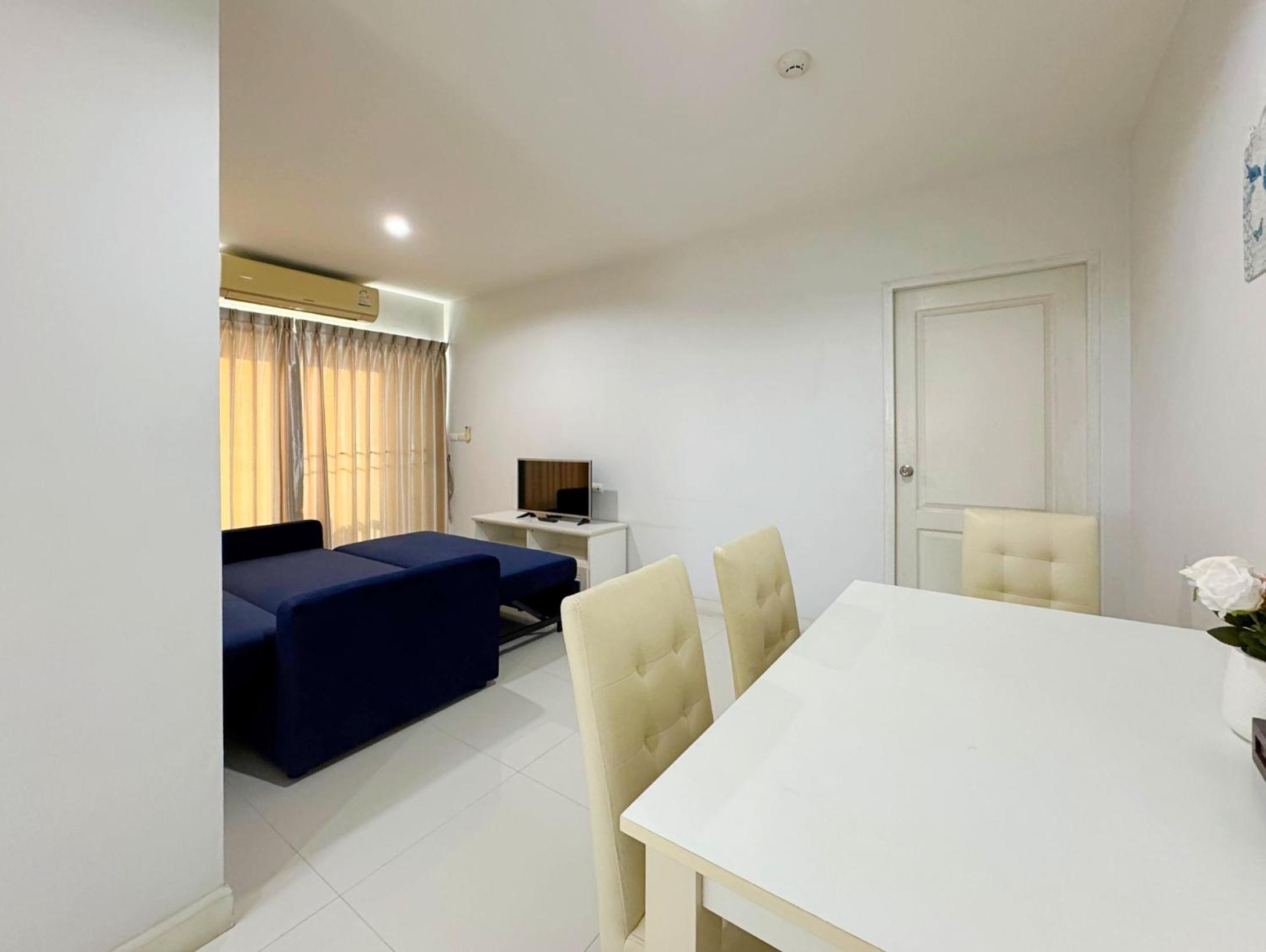 Family Room photo 2