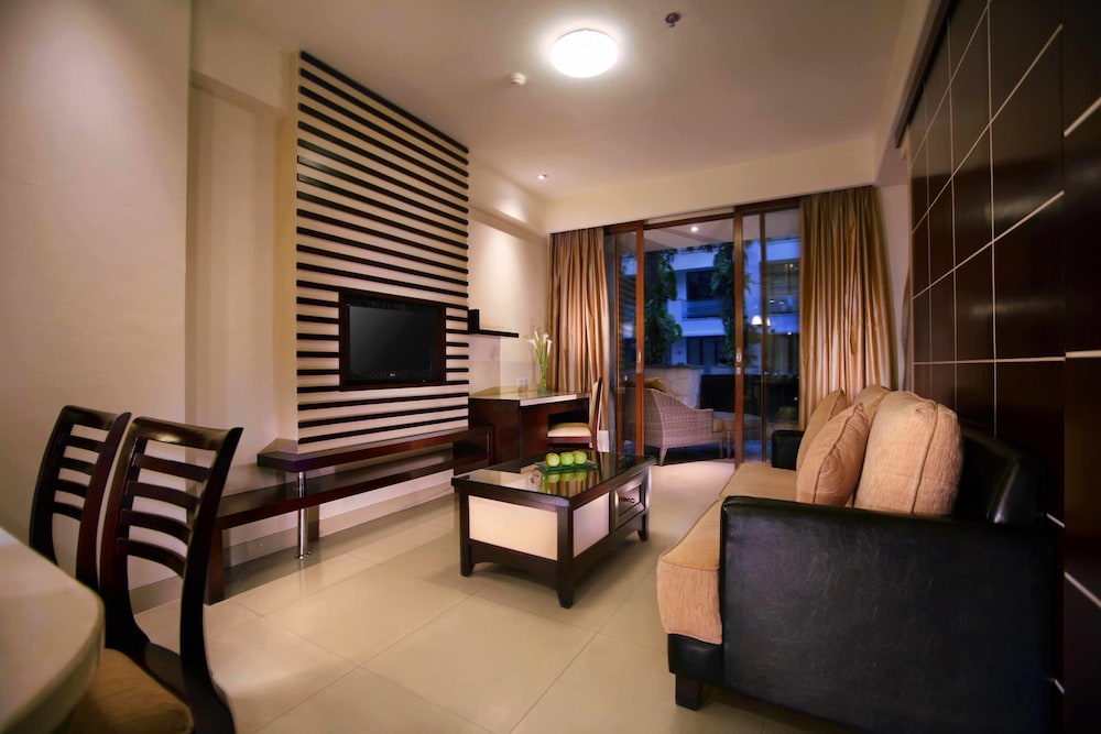 Aston Suite - Photo 4