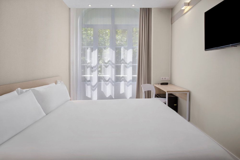 Double Room - Photo 2