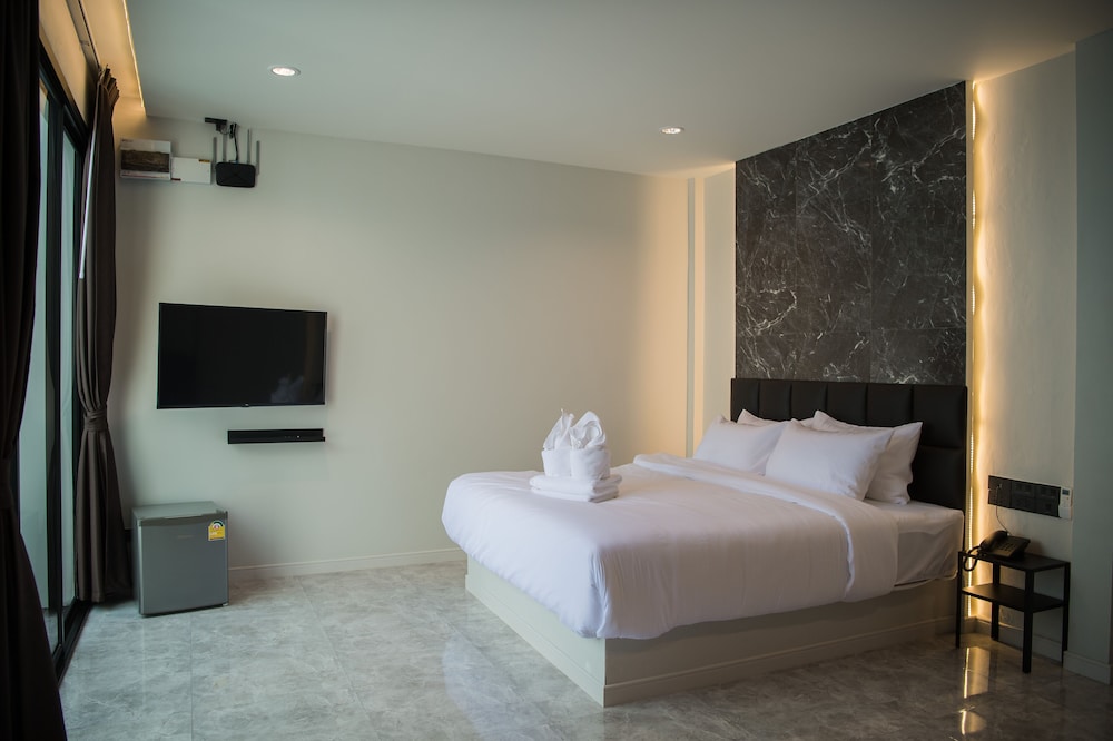 Deluxe Studio Suite
