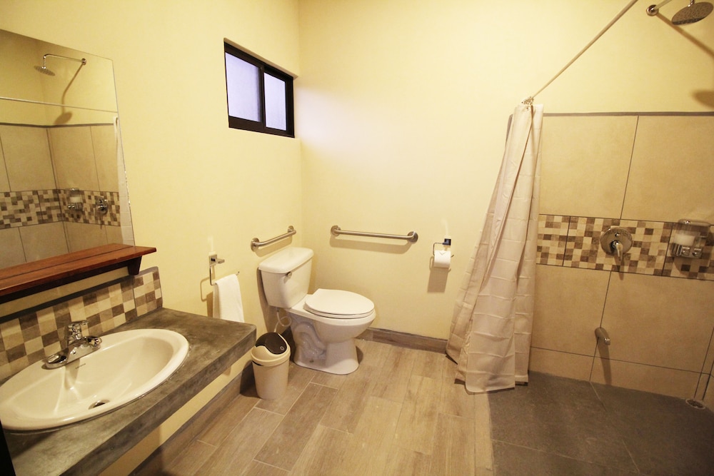 Suite, Accessible, Garden View photo 3