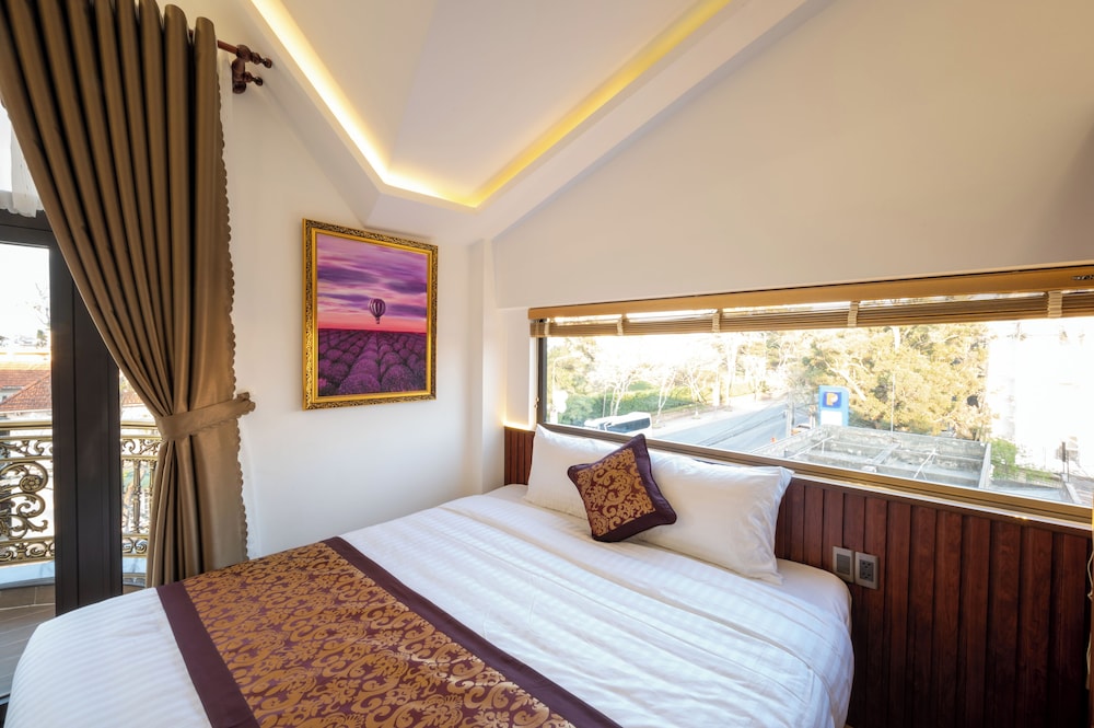 Penthouse - Photo 1